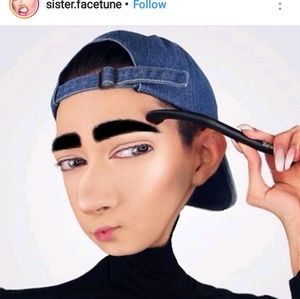 Meet your Posher, Daniela